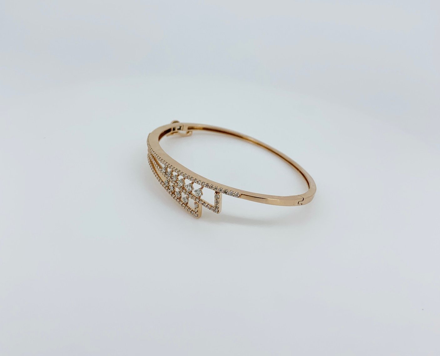 Modern Wings Diamond Bracelet - Image 5